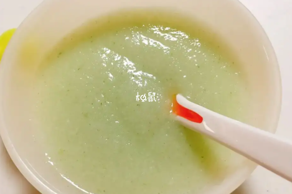婴儿第一口辅食最好选择米粉
